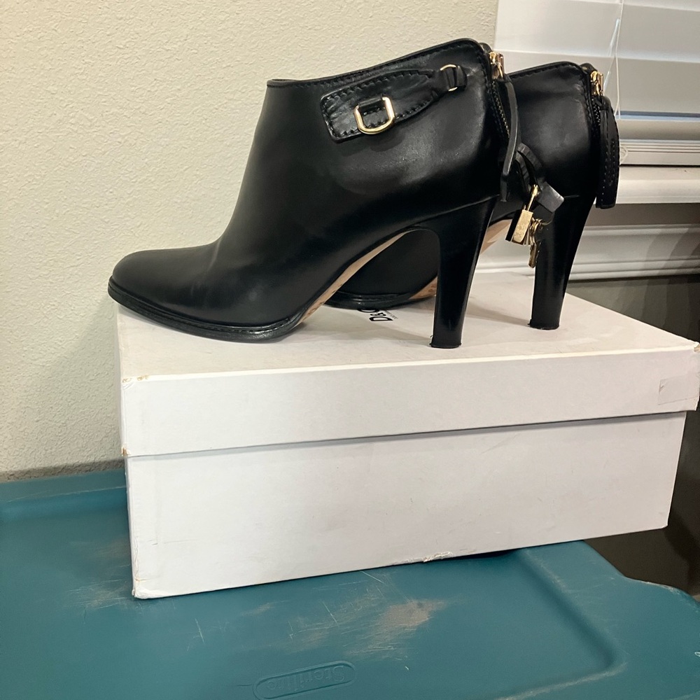 D&G Black Leather Heeled Ankle Boots with Gold Charms Lock & Keys All Original - Picture 3 of 11